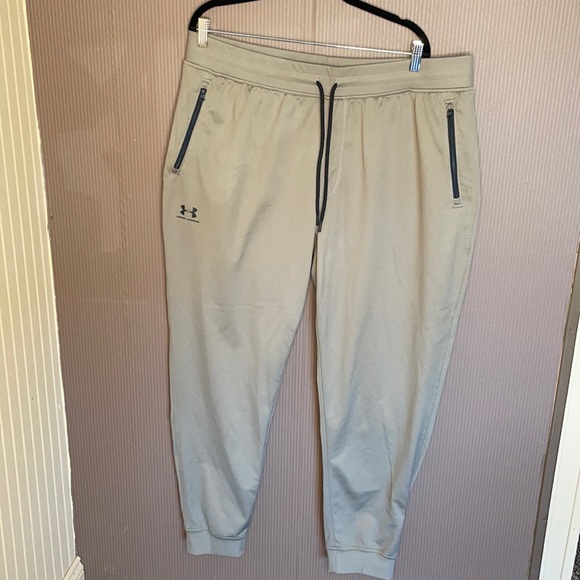 Under Armour Other - Under armor tan/green color joggers size xxl